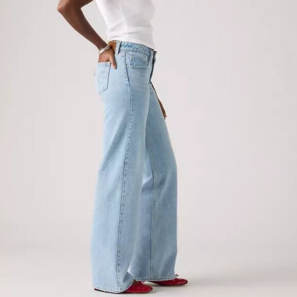 Levi's Low Loose Premium Jeans in Price is Right Light Wash Size 29x30 NWT - Picture 3 of 6